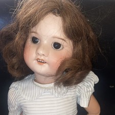 Poupée ancienne porcelaine