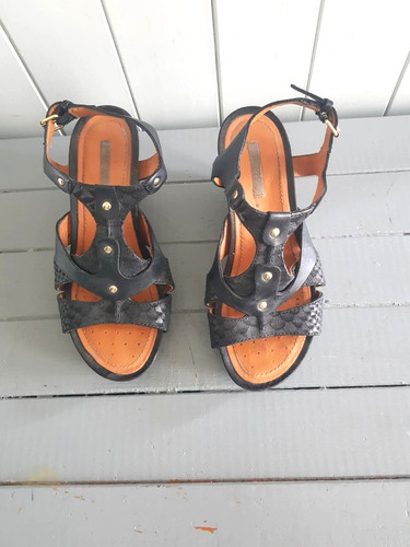 Sandales compensées cuir noir