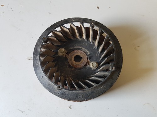 Volant magnétique moteur - magnétique,