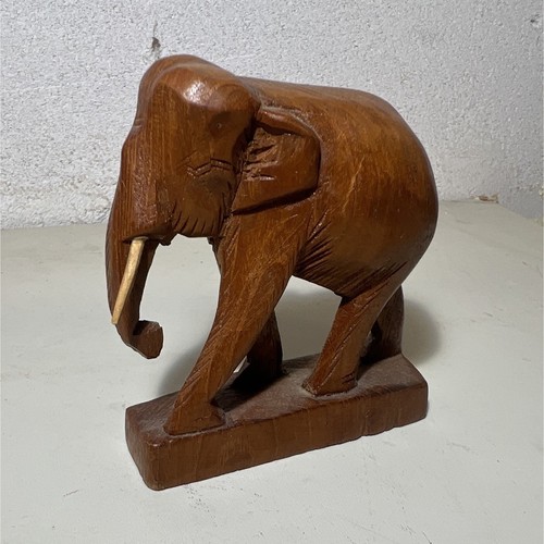 Statuette éléphant bois - en,