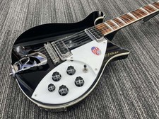 [Rickenbacker] Guitare