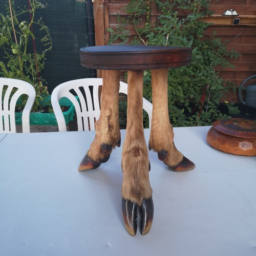 Tabouret tripode pattes - pattes, de