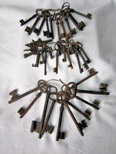 Lots of 55 Antique Keys Various Trunk Door Padlock
