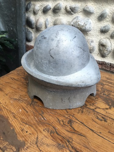 Très beau moule chapeau - très,