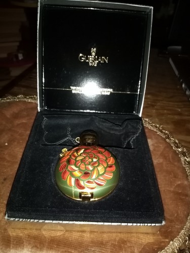 Rare petit étui - vapo, 15