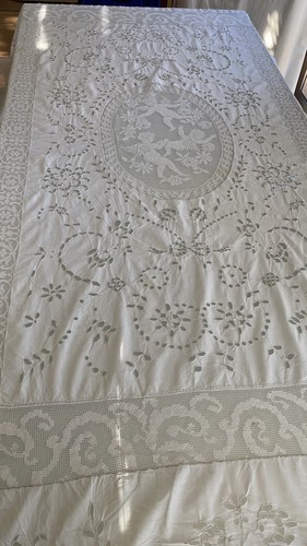 Nappe ancienne brodée main - nappe,