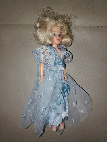 Petite poupée mannequin suky - poupée,