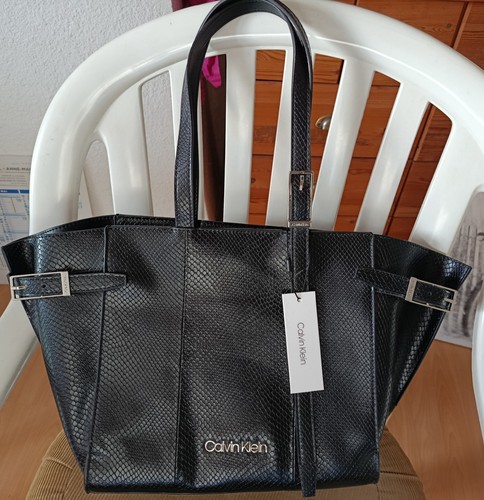 Très beau sac calvin klein - très,