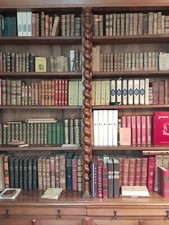 Bibliotheque Louis Philippe En Noyer Avec Sa Collection De Livres Anciens