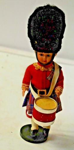 Ancienne poupee souvenir sujet - poupee,