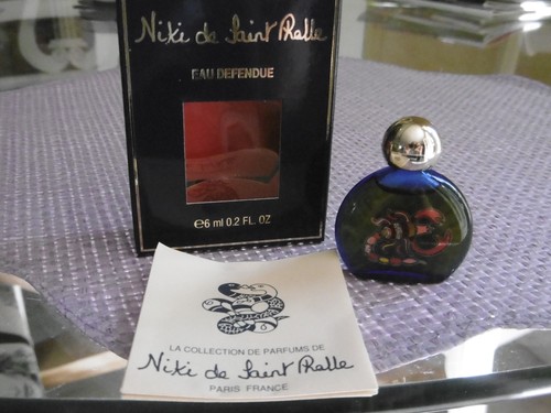 Eau defendue niki - eau,