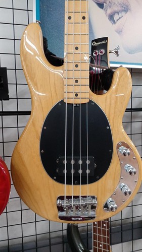 Guitare basse électrique