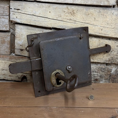Ancienne grande serrure - grande,