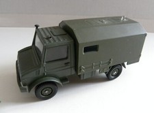 1/50 camion MERCEDES Unimog