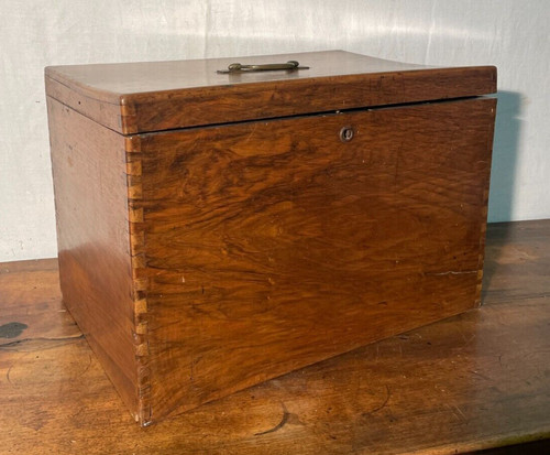 Grosse boite ancienne noyer - grosse, en
