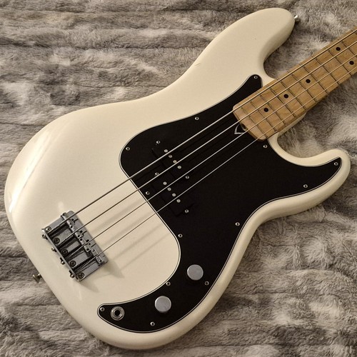Fender dee ramone - dee,