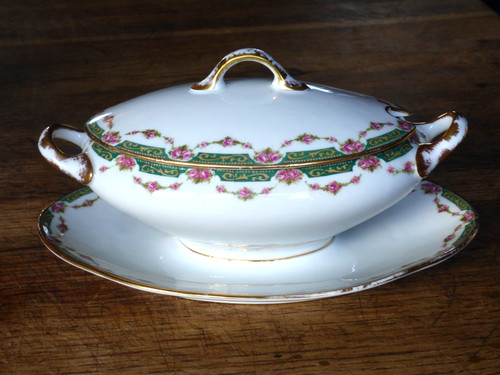 Saucière avec couvercle - saucière,