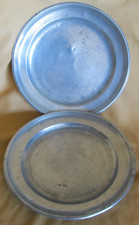 Lot de 2 anciennes assiettes