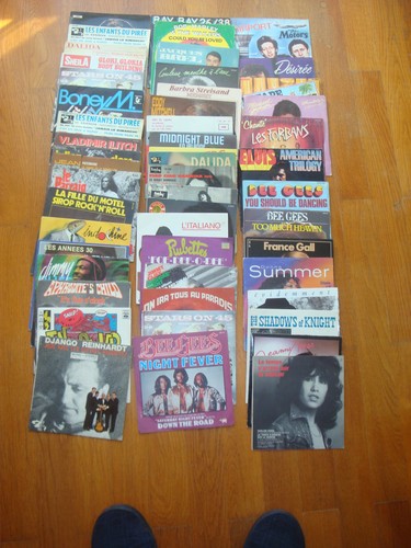 Lot disques vinyles 45 - 52,