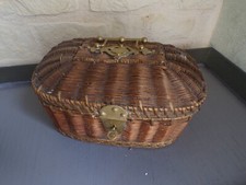 Grand coffret de couture ancien en paille et capitonné XIXème