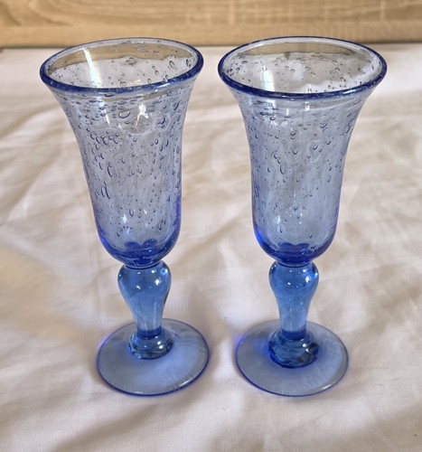 Flutes champagne de - flutes, a