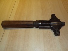 ANCIENNE GRANDE CLE A MOLETTE