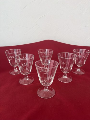 Anciens verres vin - à,