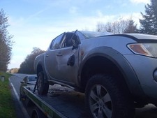 Poignee hayon MITSUBISHI L 200