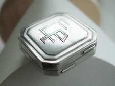 BOITE A PILULES ANCIENNE ART