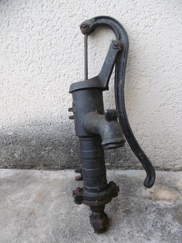 Ancienne pompe fontaine en - ancienne,