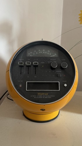 Weltron 2001 vintage radio - weltron,