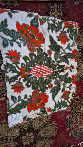 Tissu vintage fleuri motif