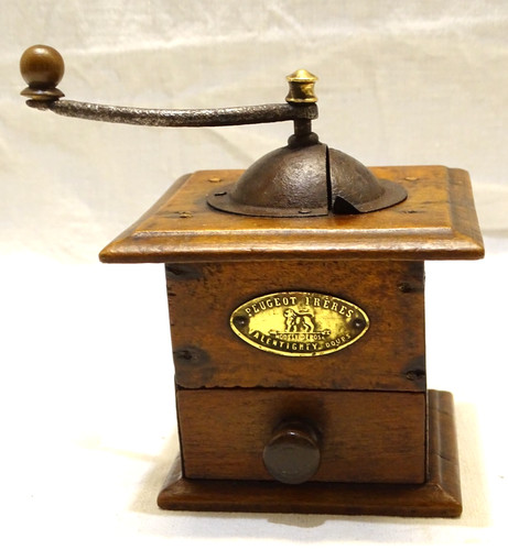 Joli ancien petit moulin a - -joli,