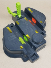 Hot Wheels GFH87 Colossal Crash Track Replacement Part Green Right Booster STUV