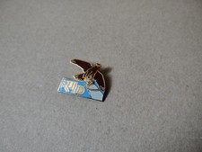 pin's colombophilie - médical