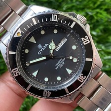 Rare Cyma Diver 8061544 Day Date Quartz 100m Black Dial Swiss Watch Vintage Men