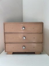 Meuble de poupée Commode