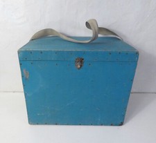 ancien coffre en bois bleu