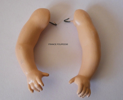 Mains bras poupon bébé - mains,