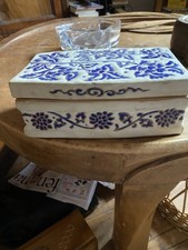 Boîte En Faïence Émaillée