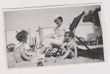 Old photo ?️ Woman children beach Knokke cabins chairs 1930 ?