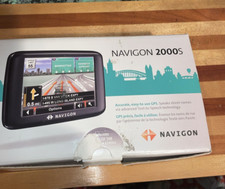 Navigon 2000S Portable GPS Navigation System w/ mount Bracket and Plate Easy NIB
