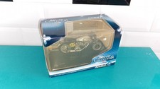 030825 Moto collector miniature solido  1/18 norton manx lyta short circuit 1951