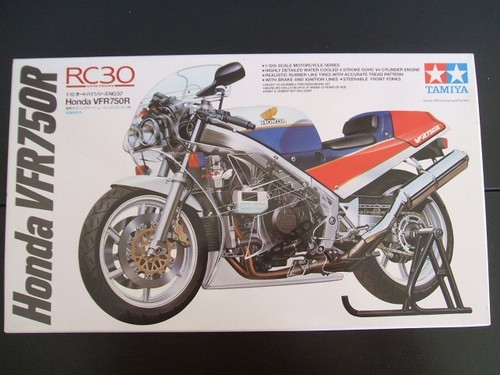 Maquette moto honda vfr - 1/12,