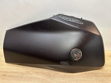 UNE COQUE CARENAGE LATERAL