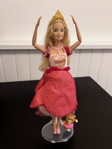 Barbie geneviève le bal - –,