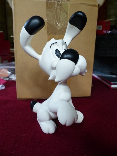 Figurine idefix la patte - la,
