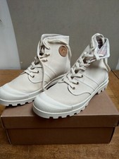 paire de chaussure basket