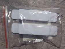 31/ LOT 2 Poignées pvc