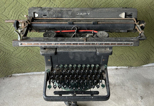 Ancienne machine écrire - ancienne, à